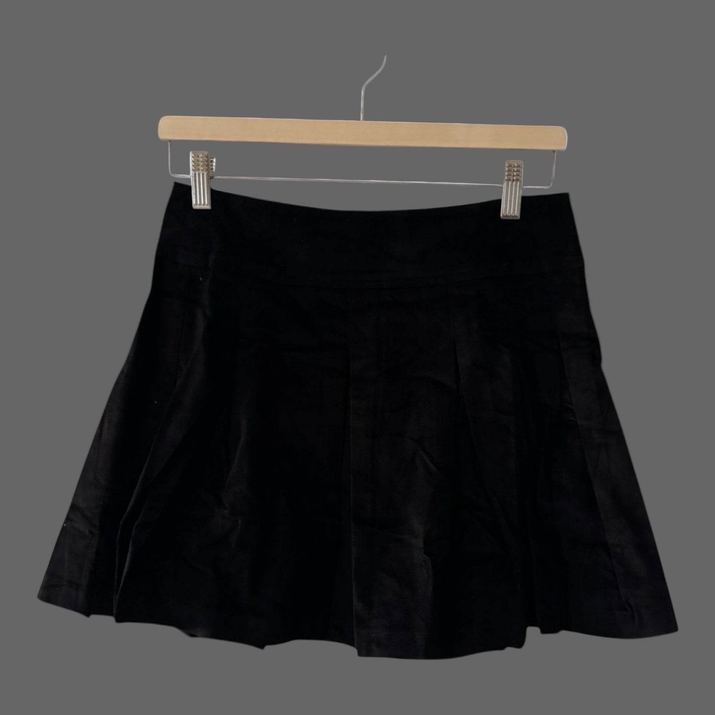 MIDNIGHT MUSE BLACK PLEATED MINI SKIRT