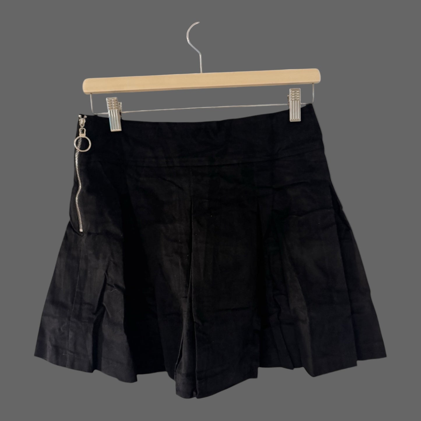 MIDNIGHT MUSE BLACK PLEATED MINI SKIRT